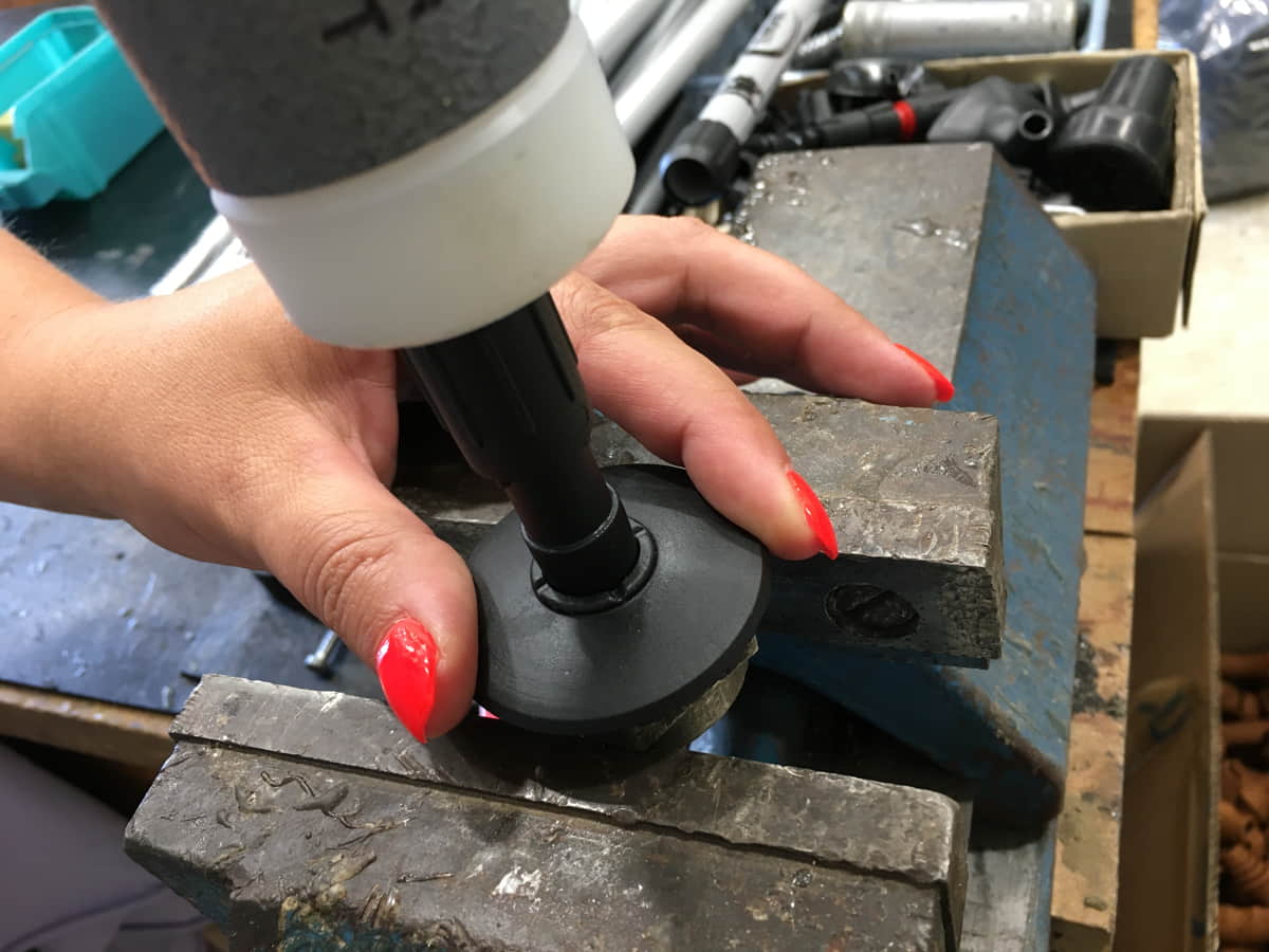 Ski pole basket being snapped into the ferrule